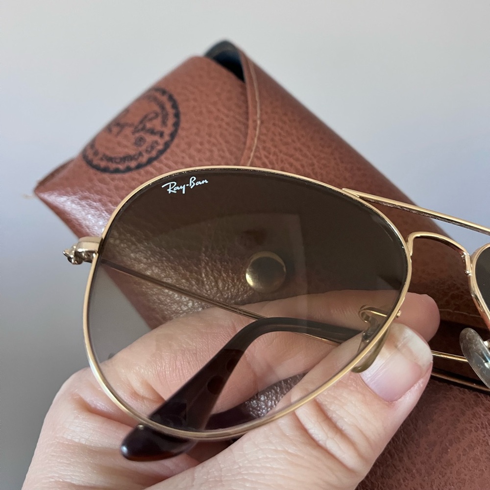 Ray-Ban Gold Aviators - Picture 3 of 6